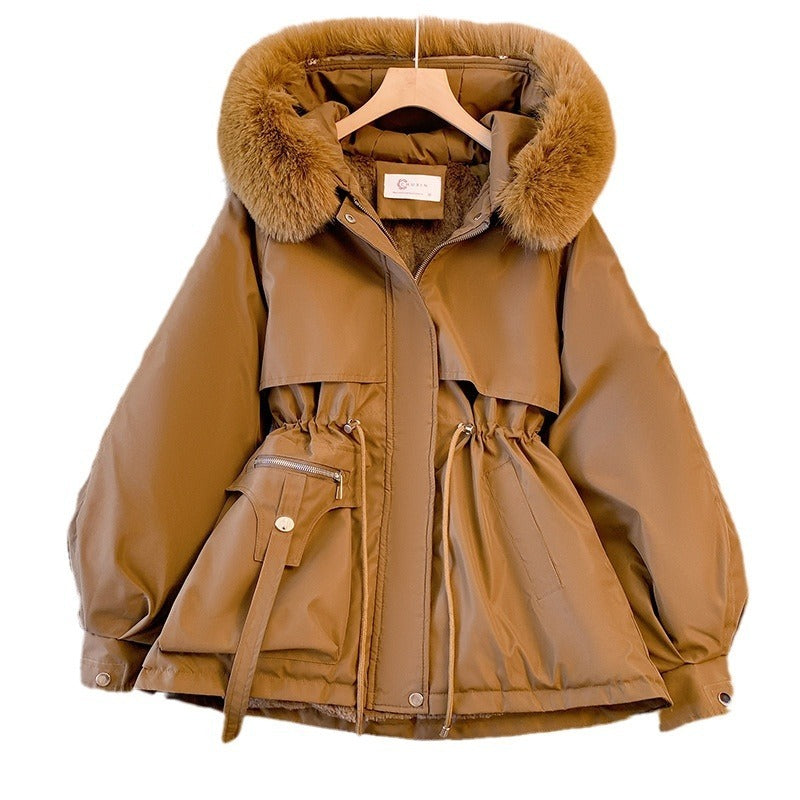 Fashionable Down Jacket Integrated with a Thick Fur Collar