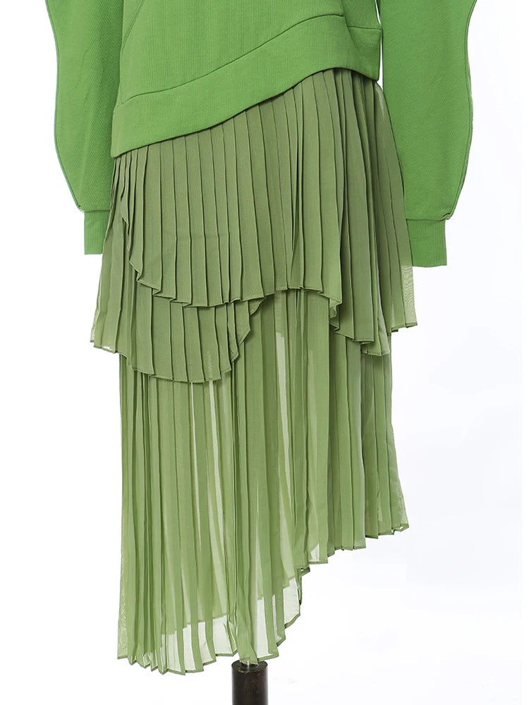 Stylish Long Sleeved Hooded  Green Dress with Tiered Pleats