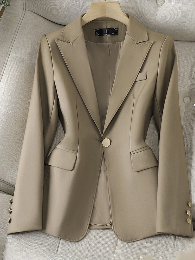 Tailored Power Blazer – Classic Structure, Bold Versatility