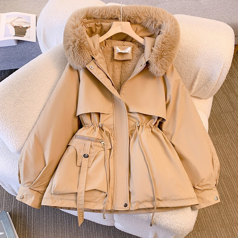 Fashionable Down Jacket Integrated with a Thick Fur Collar