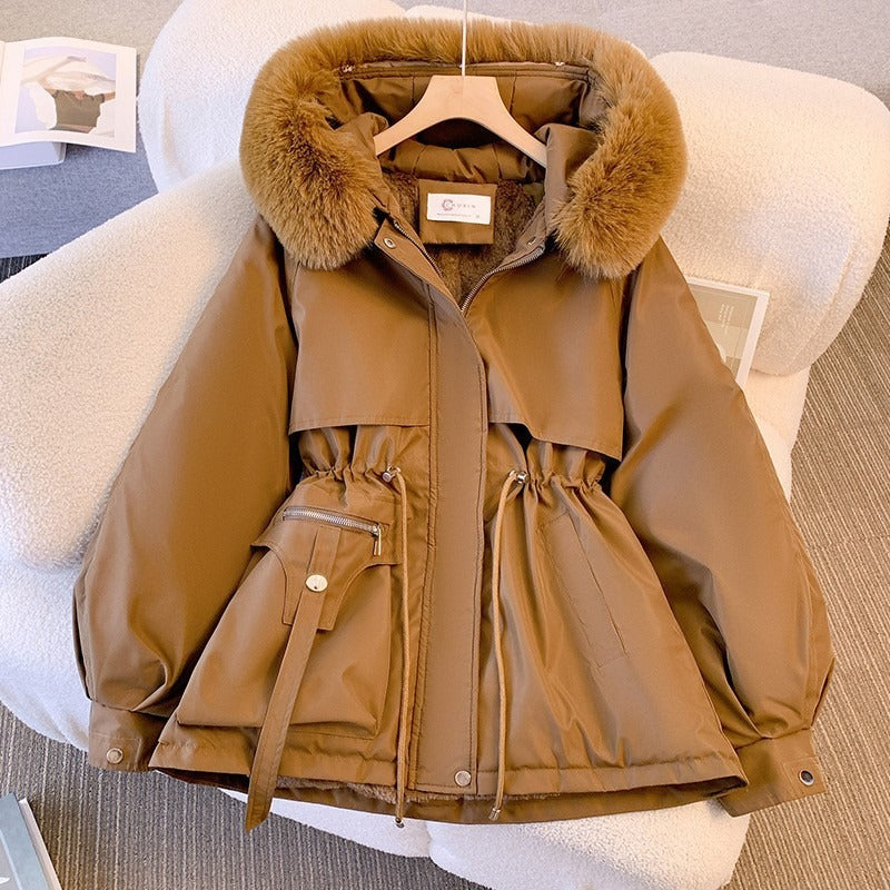 Fashionable Down Jacket Integrated with a Thick Fur Collar